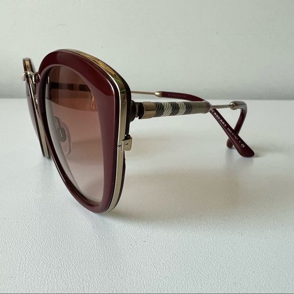 Burberry Check Detail Round Frame Sunglasses - Picture 6 of 14